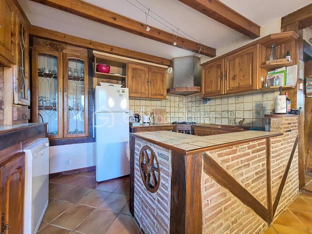 ‘Lauzerte – Maison + Gîte + Piscine : le charme, le confort… et la rentabilité !’ – 7 pièces – 4 chambres – 132 m²