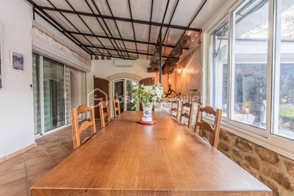 MAISON DE CHARME AU PRADET – LES OURSINNIÈRES – 7 pièces – 4 chambres – 192 m²