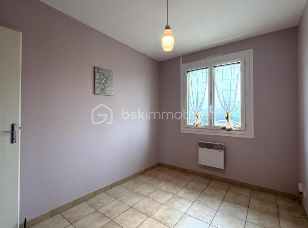 À vendre – Maison indépendante de plain-pied 101m2 avec sous-sol total – Poincy (à 2 min de Meaux) – 4 pièces – 3 chambres – 105 m²