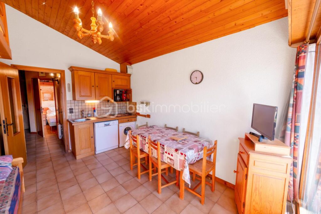 73950 – CREST-VOLAND – APPARTEMENT F2, 28M2 – PETITE COPROPRIÉTÉ – ENSOLEILLÉ, CALME – PROCHE REMONTÉES ET PROCHE CENTRE VILLAGE – 2 pièces – NR chambres – 28 m²