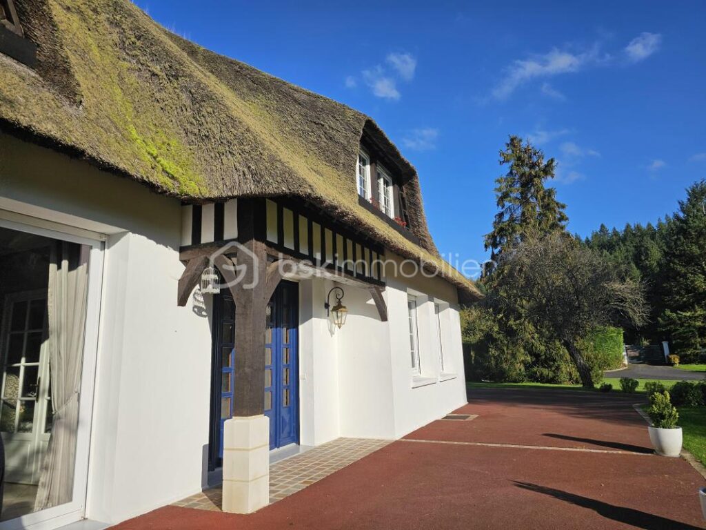 COUP DE COEUR : Magnifique chaumière, où vous admirerez le jardin depuis le SPA – 9 pièces – 5 chambres – 470 m²