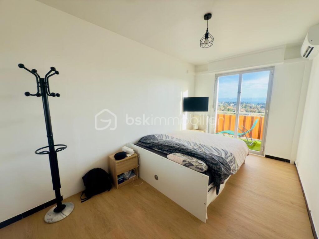 LE CANNET – Appartement 4 pièces – 77M² – Dernier étage – Vue mer – Proches tous commerces à pied – 4 pièces – 3 chambres – 77 m²