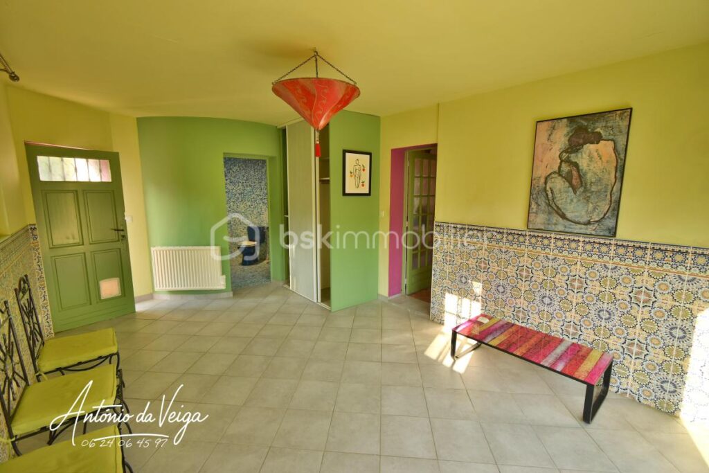 Propriété de charme avec parc arboré et piscine – 5 pièces – 3 chambres – 113 m²