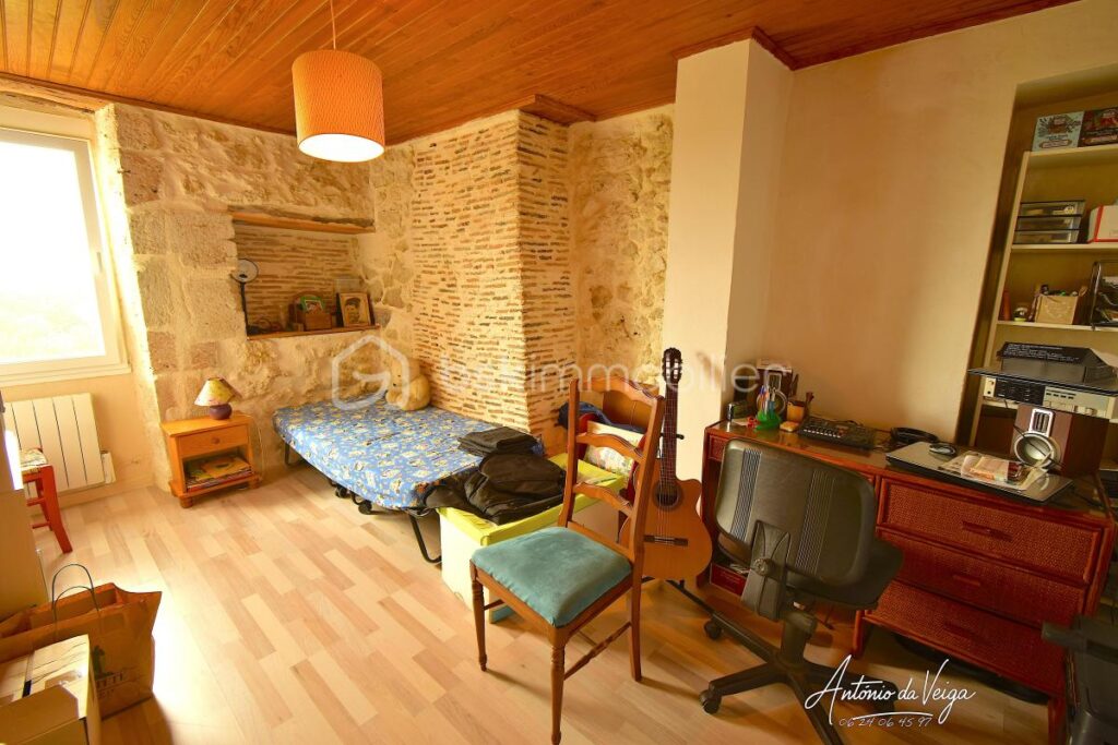 Spacieuse maison de village avec vue panoramique – 6 pièces – 4 chambres – 125 m²