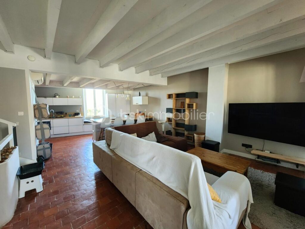 T4 rénové avec terrasse tropézienne et garage double – 4 pièces – 3 chambres – 85 m²