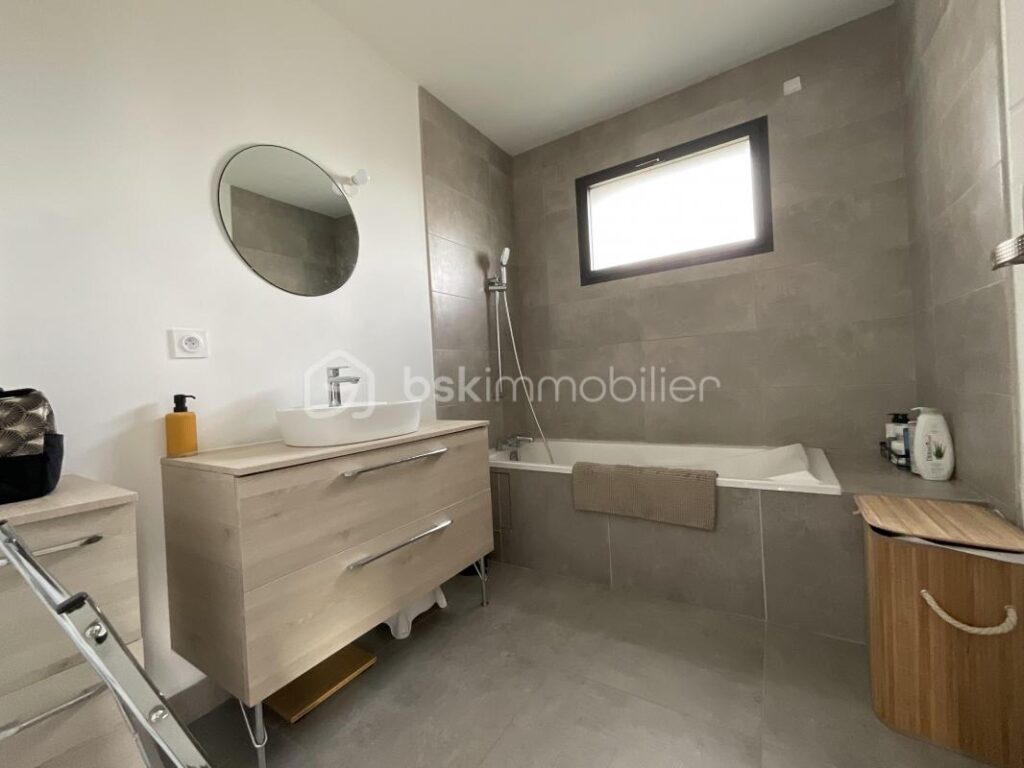 À saisir – 5 pièces – 3 chambres – 123 m²