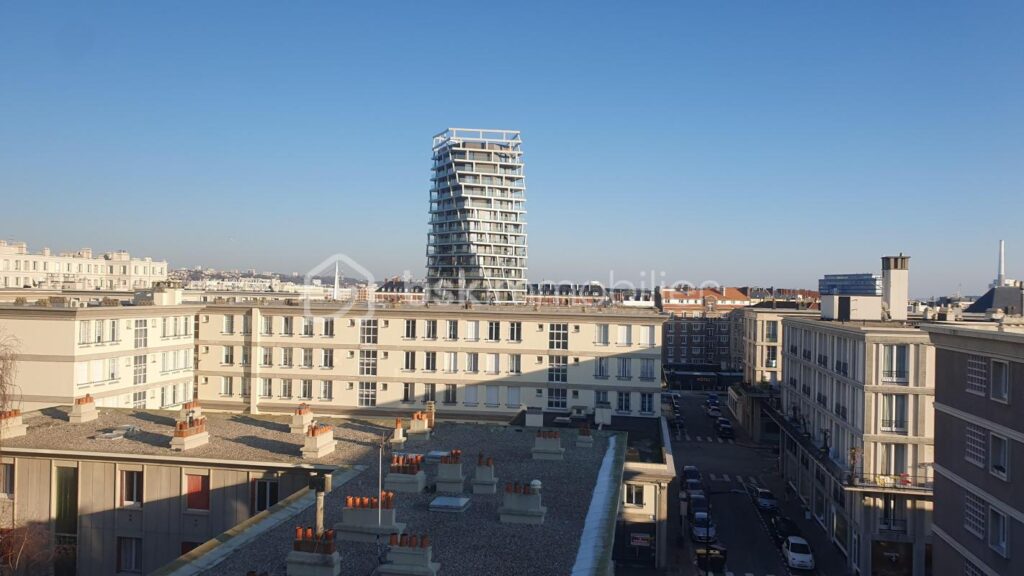 CENTRE VILLE / QUARTIER DES HALLES / RUE DE PARIS – 3 pièces – 2 chambres – 82 m²