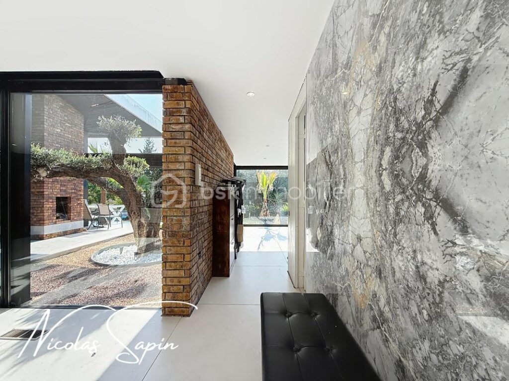 Maison d’architecte de 188m2 avec piscine – 6 pièces – 4 chambres – 188 m²