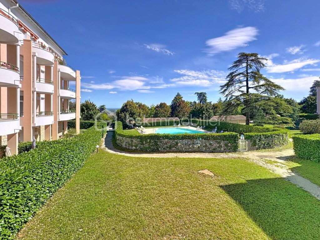 Bel appartement situé sur les hauteurs de Dijon- parking- cave et piscine – 2 pièces – 1 chambre – 51 m²