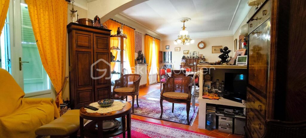 Magnifique maison avec un jardin et un grand garage sur Rognes – 3 pièces – 2 chambres – 95 m²