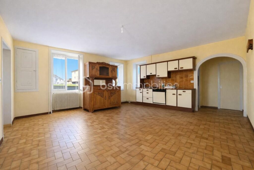 Maison ancienne de caractère – fort potentiel – vue dégagée – 5 pièces – 4 chambres – 104 m²