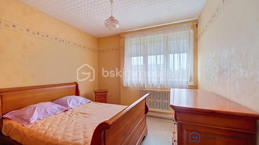 Maison semi-individuelle 4 chambres jardin garage – 6 pièces – 4 chambres – 100 m²