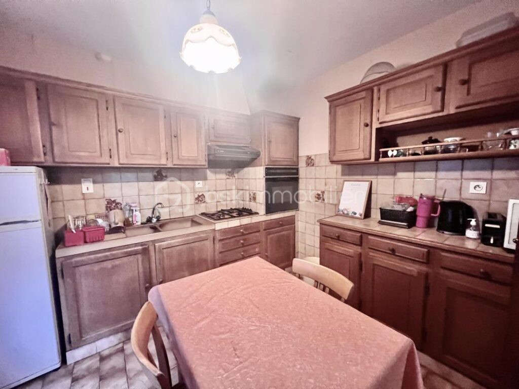 Maison de 100 m² sur terrain de 1500 m² – 4 pièces – 3 chambres – 100 m²