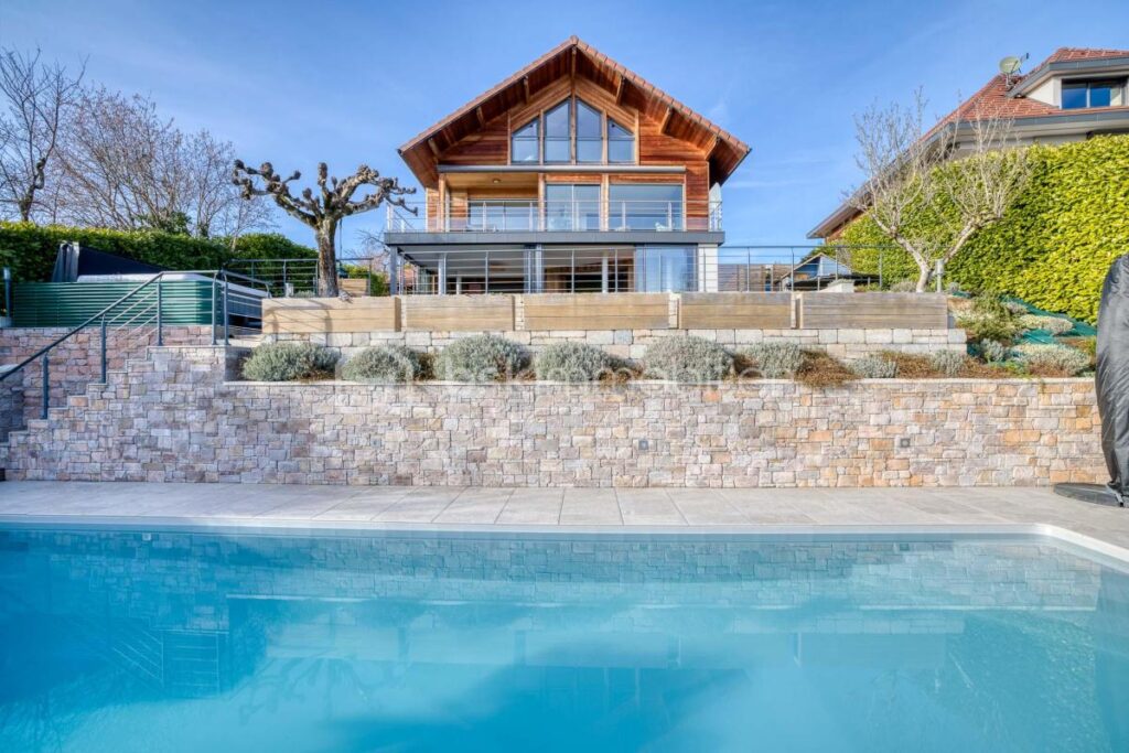 Magnifique villa contemporaine / Vue panoramique – 6 pièces – 3 chambres – 212 m²