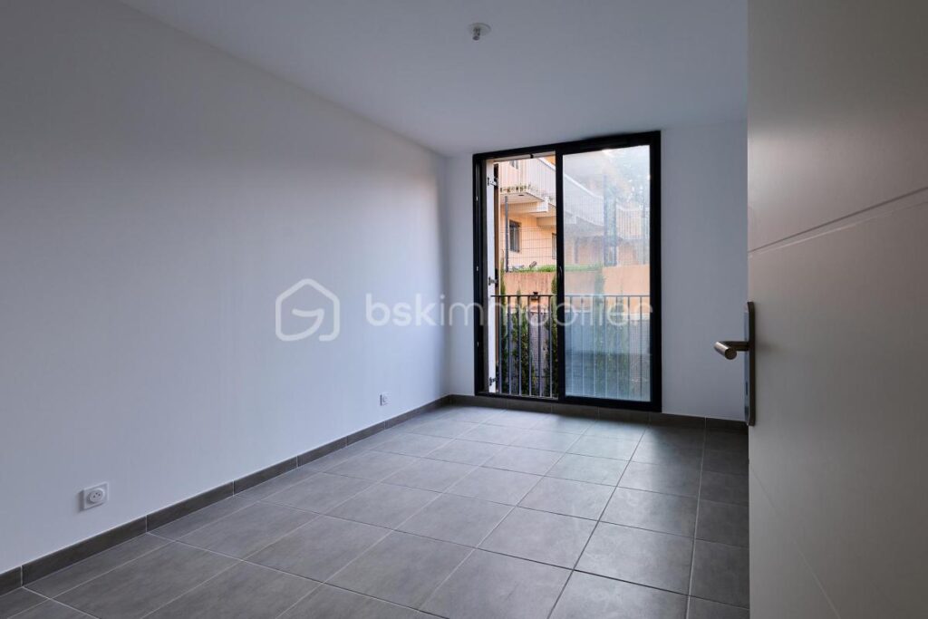 Appartement T3 neuf avec terrasse et vue jardin – Prestations de qualité – Secteur des Pins – 3 pièces – 2 chambres – 62 m²
