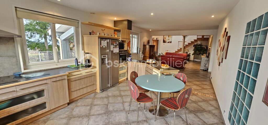 MAISON avec belle vue 165m2 – 4 pièces – 3 chambres – 165 m²