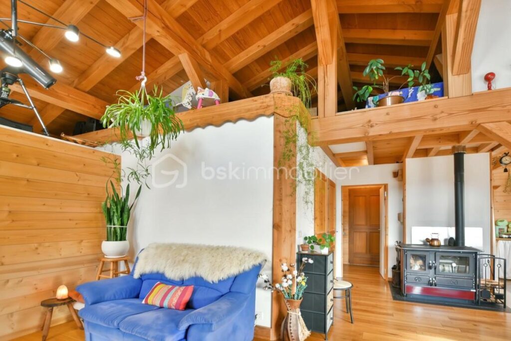 CHALET AVEC VUE PANORAMIQUE, ACCÈS SKI & POTENTIEL LOCATIF – 4 pièces – 3 chambres – 135 m²