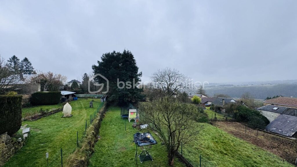 PAVILLON – 5 pièces – 3 chambres – 134 m²