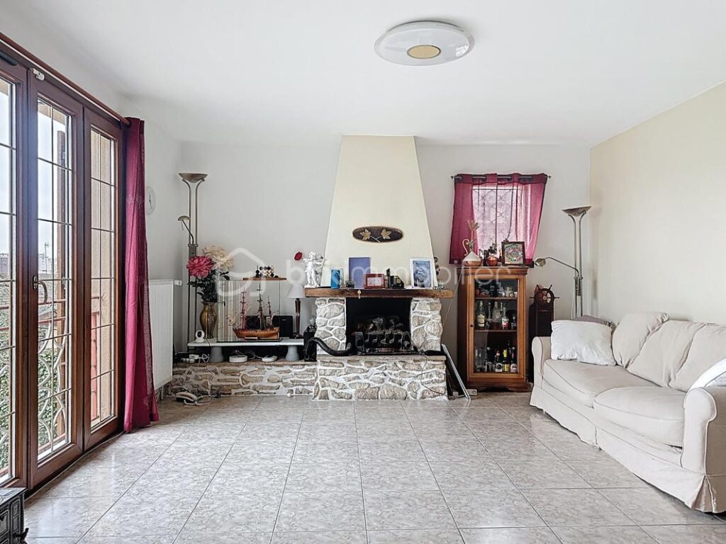 Maison familiale 6 pièces au calme dans un cadre verdoyant – 6 pièces – 5 chambres – 136 m²