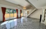 Rare à Menton – Grand duplex lumineux au dernier étage, avec terrasse et vue dégagée – 4 pièces – 3 chambres – 95 m²