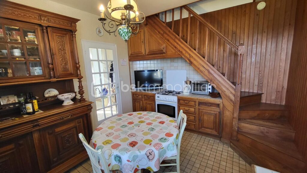 Maison de village au charme intemporel à Noues de Sienne – 7 pièces – 4 chambres – 147 m²