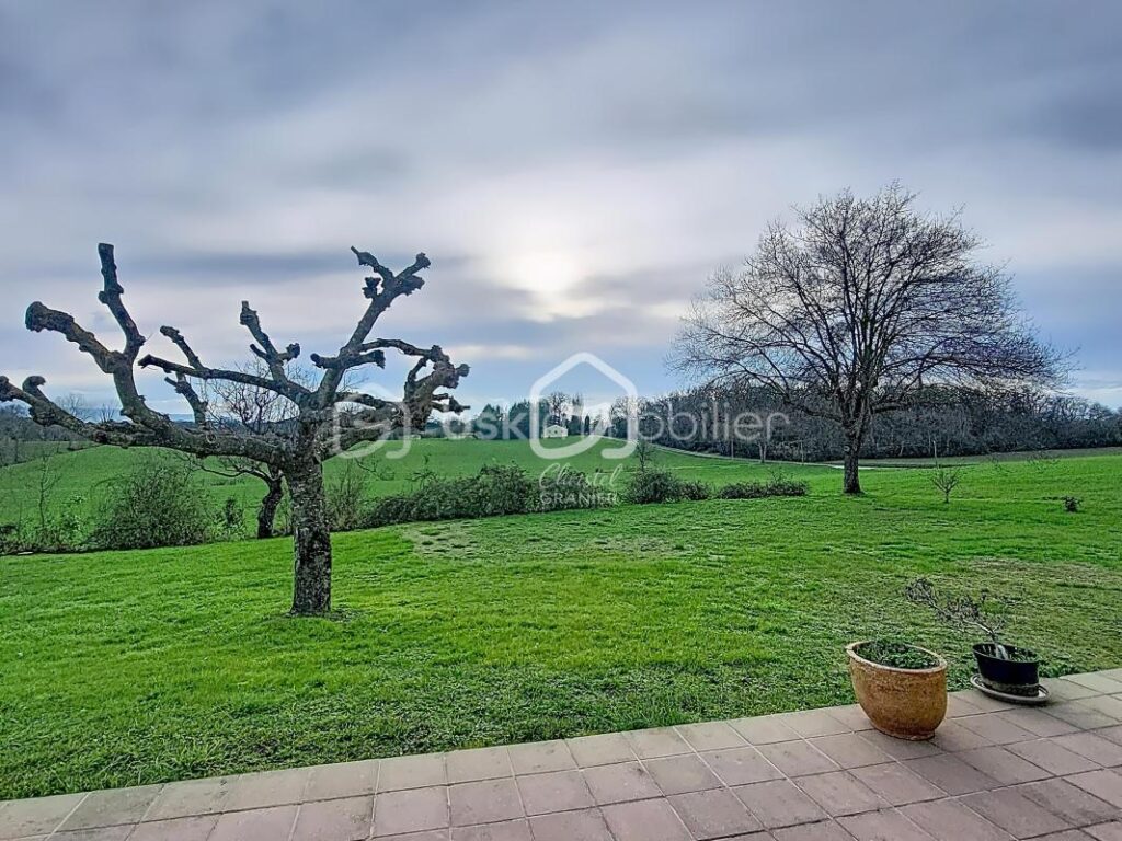 Maison familiale 143m² – vue dégagée – Sous-sol complet – Terrain 2120m² – 5 pièces – 4 chambres – 143 m²