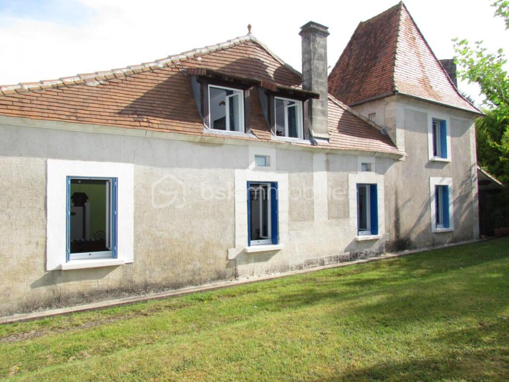 MENSIGNAC (24350) Près PERIGUEUX ,MAISON PERIGOURDINE de 223 m² à COUP DE COEUR !! – 7 pièces – 5 chambres – 223 m²