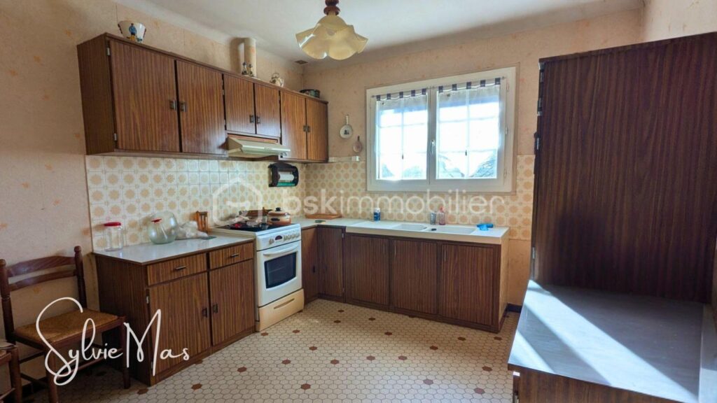 Maisons 4 pièces sur sous sol complet et jardin arboré 2 400 m2 – 5 pièces – 3 chambres – 125 m²