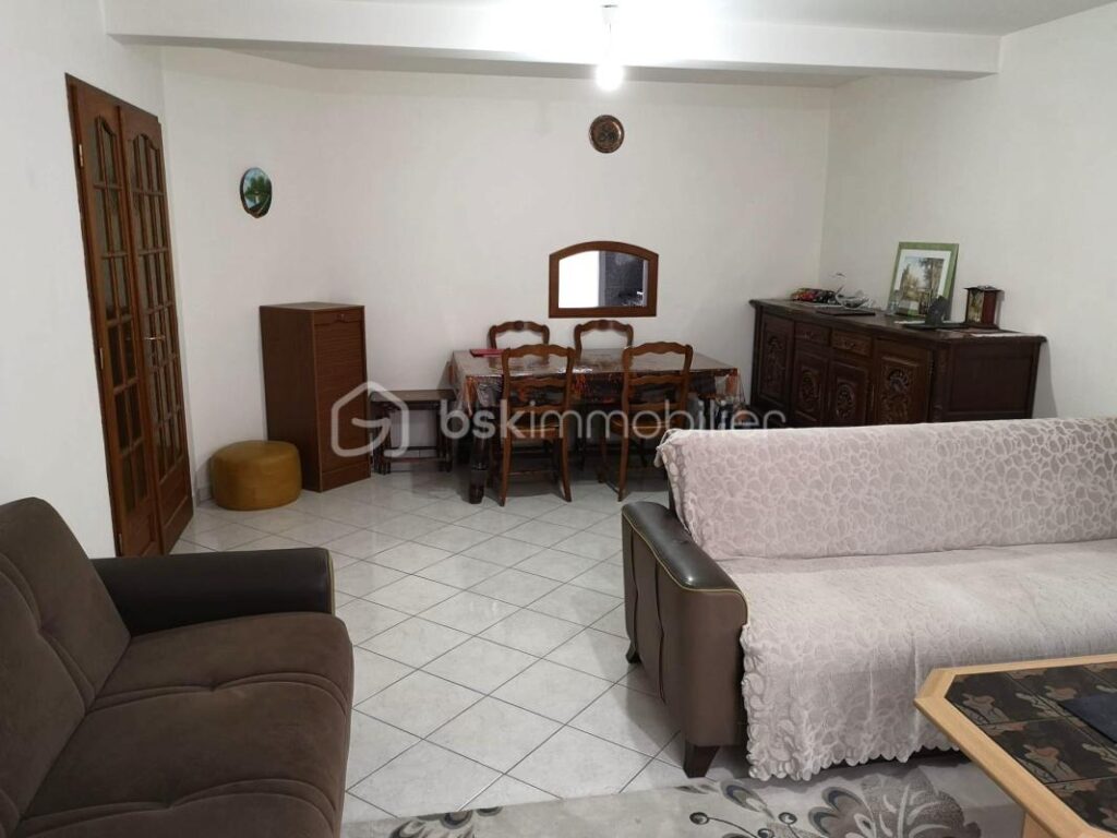 MAISON 8 pièces 186 m² – 8 pièces – 7 chambres – 183 m²