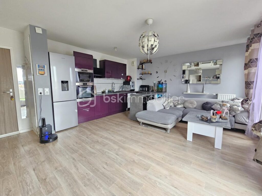 Dernier étage F2 44m² terrasse 14m² SUD parking DPE C – 2 pièces – 1 chambre – 44 m²