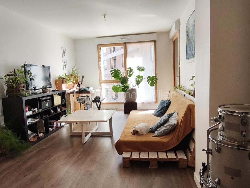 PANTIN – Fort d’Aubervilliers – T2 récent avec loggia dans résidence Woodeum – 2 pièces – 1 chambre – 45 m²