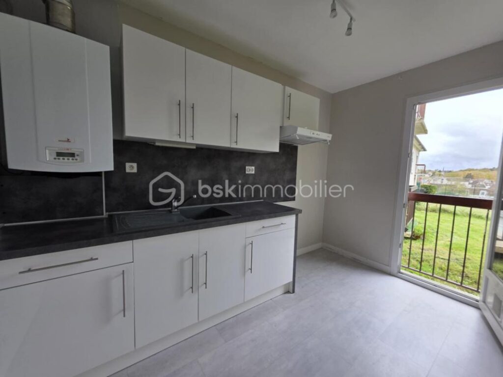 APPARTEMENT AVEC GARAGE ET CAVE – 2 pièces – 1 chambre – 55 m²