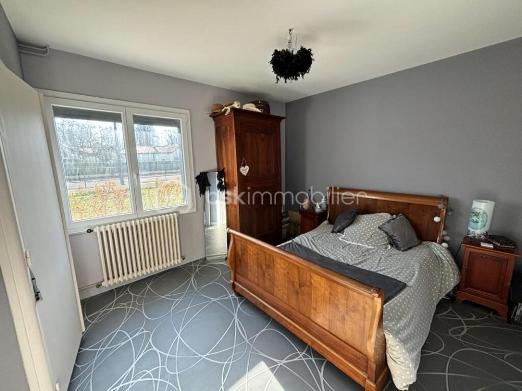 🏡 Exclusivité : Maison Familiale Spacieuse avec Rénovations Modernes – Calme Absolu & Proximité Pombonne/Centre-Ville ! – 6 pièces – 5 chambres – 152 m²