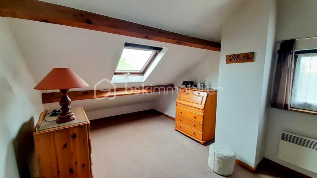 PANORAMA EXCEPTIONNEL RARE SUR LE SECTEUR ! – 7 pièces – 4 chambres – 128 m²