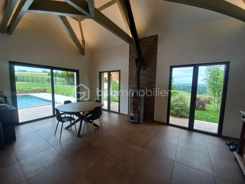 Élégance contemporaine au cœur de la campagne de Loucrup – 8 pièces – 4 chambres – 220 m²