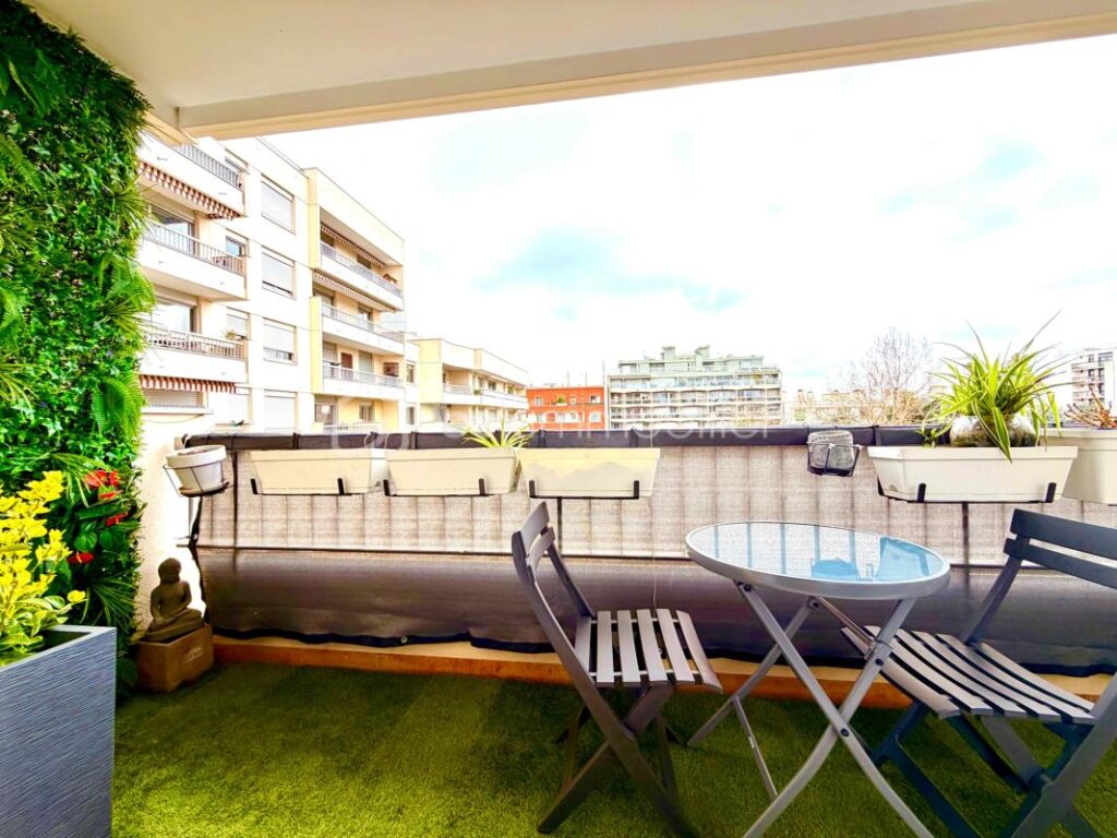 LOCATION MEUBLÉE – 2 PIÈCES RÉNOVÉ – BALCON SUD & PARKING – COURBEVOIE BÉCON – 2 pièces – 1 chambre – 47 m²