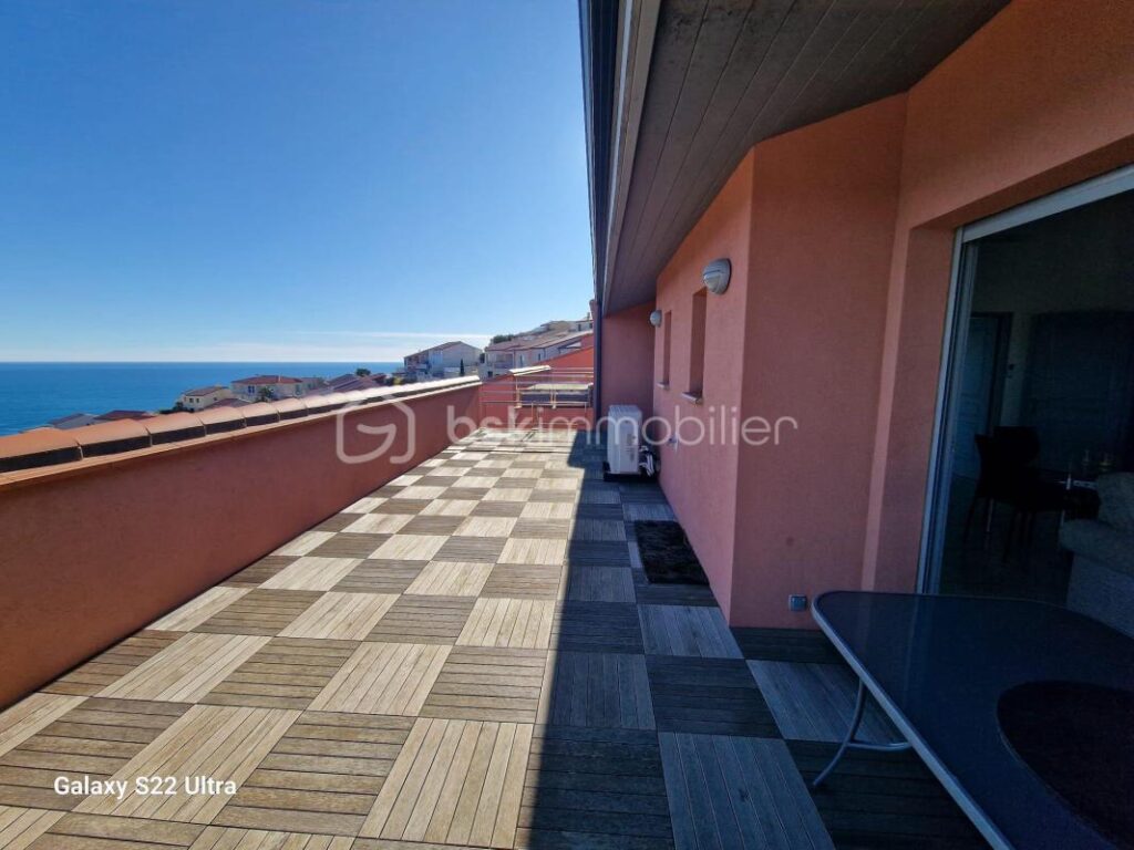 A VENDRE APPARTEMENT 62M2 – MAGNIFIQUE VUE MER – TERRASSE DE 40 M² – DEUX CHAMBRES – PARKING PRIVE FERME – CLIMATISATION REVERSIBLE – – 3 pièces – 2 chambres – 61 m²