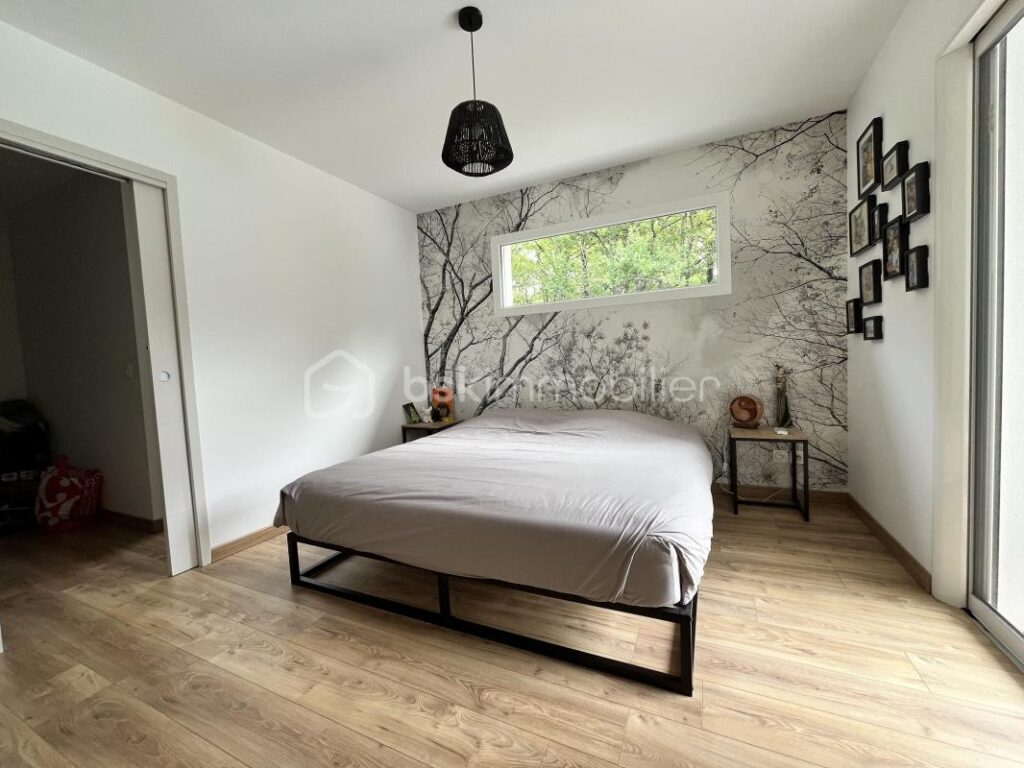 Maison contemporaine avec piscine – 4 pièces – 3 chambres – 130 m²