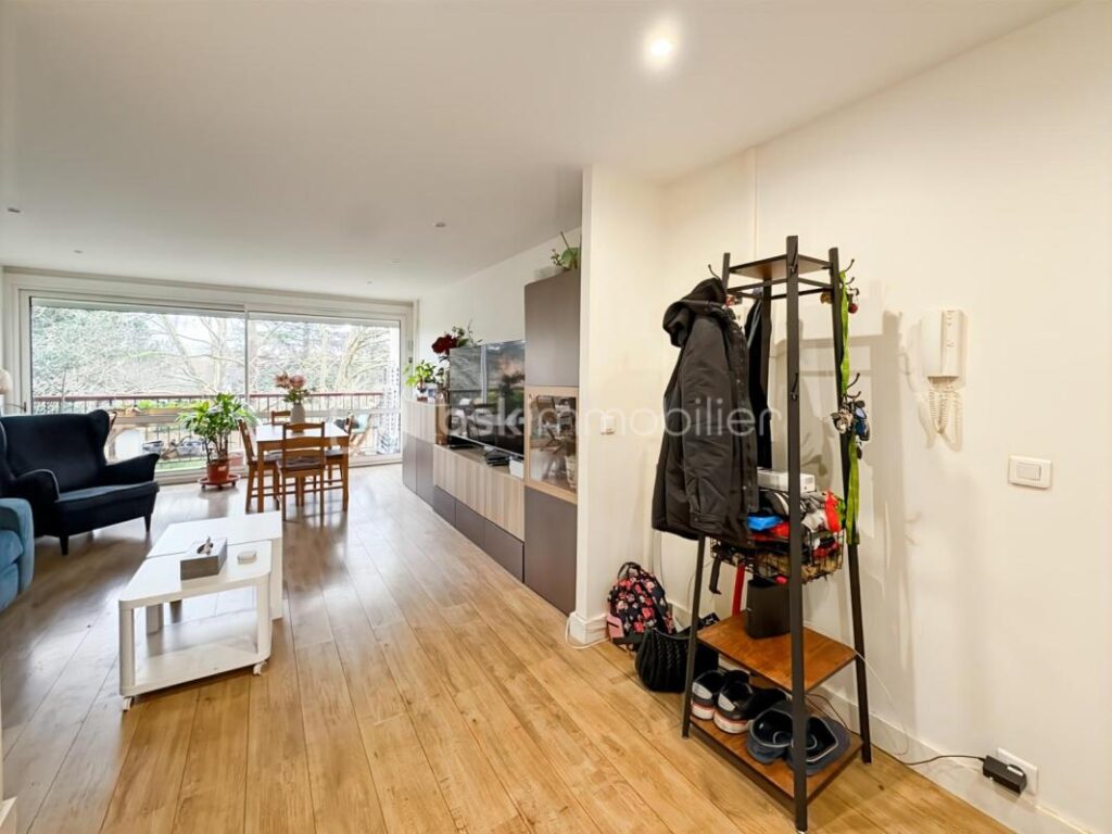 Nouveau – 4 pièces – 2 chambres – 75 m²