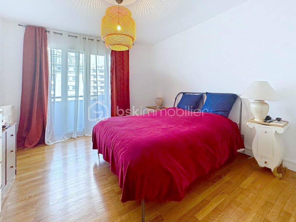 Appartement de 110m2 avec balcon + cave – 5 pièces – 3 chambres – 110 m²