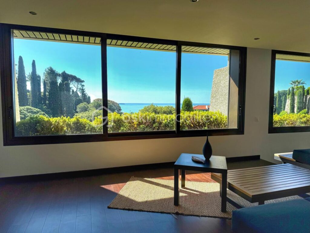 SOUS OFFRE- CO- EXCLUSIVITE – CANNES – CROIX DES GARDES – 132 M² – 4 PIECES – VUE MER – CALME – PISCINE – PARKING – 4 pièces – 3 chambres – 132 m²