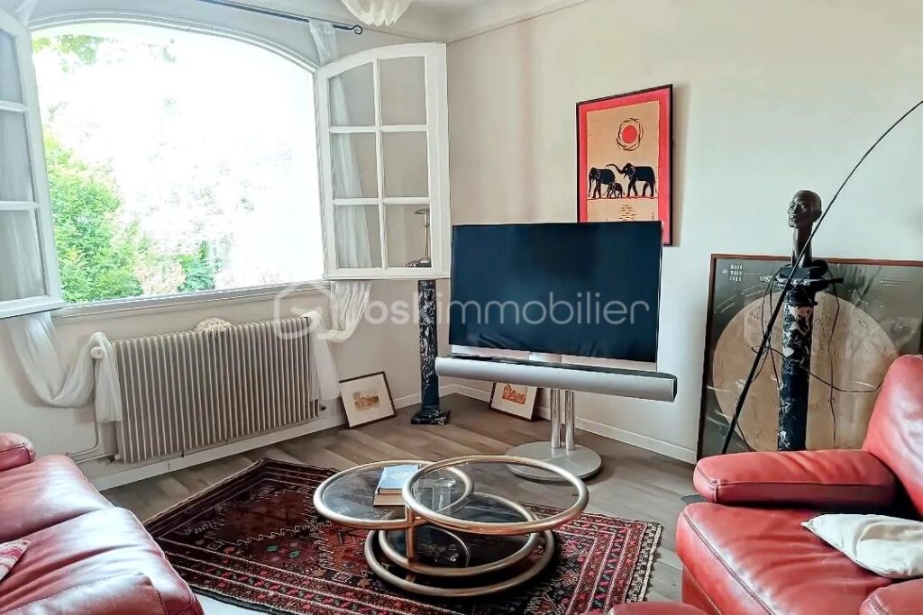 Propriété centre d’Oloron vue Pyrénées – 7 pièces – 5 chambres – 225 m²