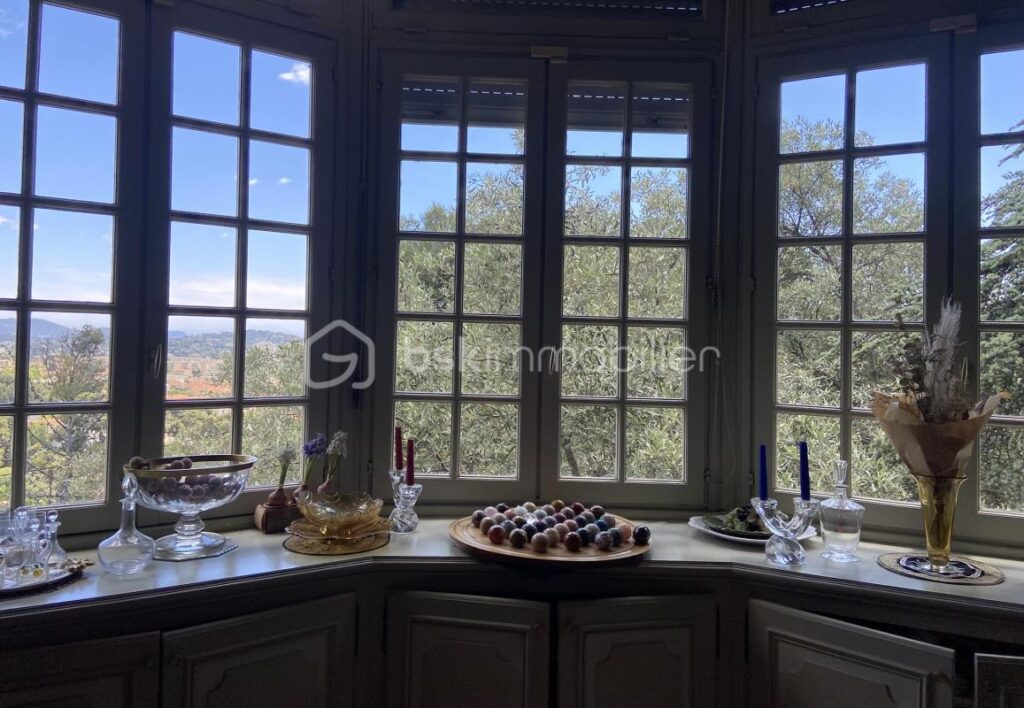 *** MAISON DE CARACTERE / VUE MER / QUARTIER FARON TOULON *** – 7 pièces – 5 chambres – 245 m²