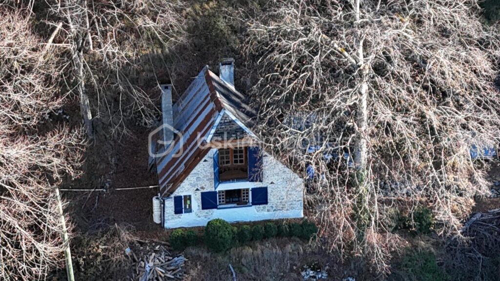 🪺 Grange Foraine Suspendue – 60 m² – Pied-à-Terre Haut de Gamme 900m d’altitude dans les Pyrénées 🪺 – 3 pièces – 2 chambres – 60 m²