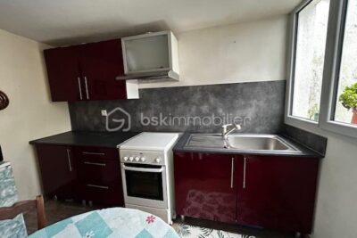 Maison de ville avec patio et terrasse, bourg Verteuil Sur Charente 5MIN de RUFFEC – 5 pièces – 2 chambres – 107 m²