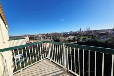 ACCES PRIVE PLAGE – VUE – PISCINE – STATIONNEMENT PRIVATIF – 2 pièces – 1 chambre – 26 m²