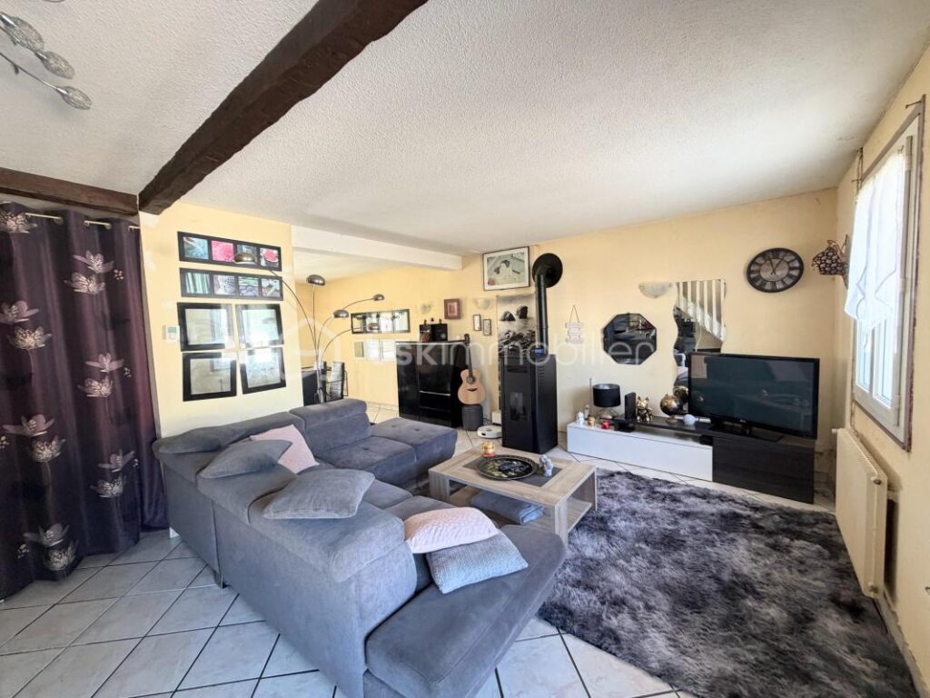 Maison idéalement située dans un quartier calme, vue Pyrénées – 9 pièces – 4 chambres – 106 m²