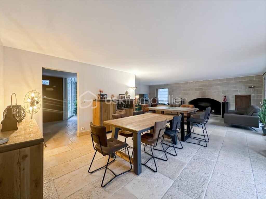 Magnifique demeure – 8 pièces – 5 chambres – 264 m²