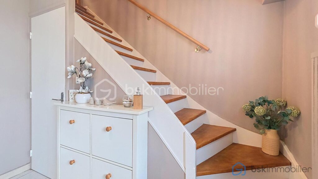 Maison semi individuelle 4 chambres jardin garage – 7 pièces – 4 chambres – 105 m²