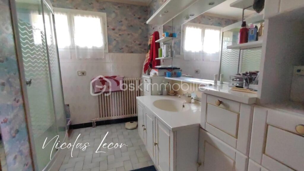 Maison 7 pcs 140 m² – 7 pièces – 5 chambres – 140 m²